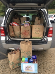 Food drive donations collected for Master's Manna in Wallingford